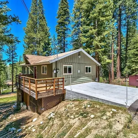Air-Conditioned Tahoe Cabin - Foosball - Forest Views